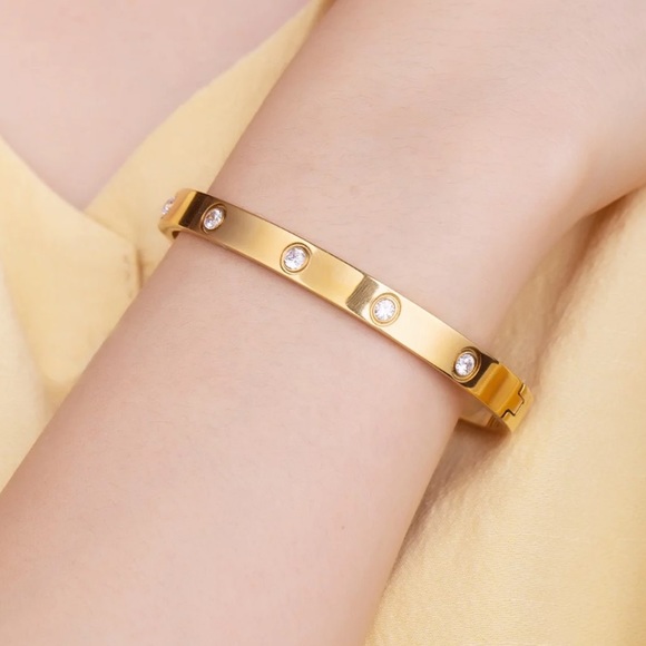 18k Gold Love Bracelet Set In Stone Hinge Bangle - Picture 2 of 8